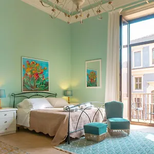 https://sicily-in-home-centro-catania-pescheria.taorminaitalyhotels.com