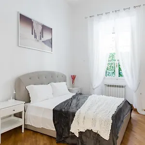 https://calabria-32.it-romehotels.com