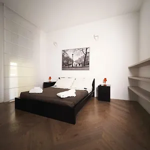 Apartment Turati 3, Milan